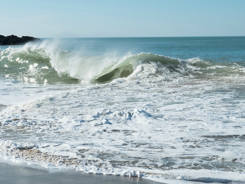 Photos de vagues sur une plage bretonne  par Caroline Ablain Photographe à Rennes